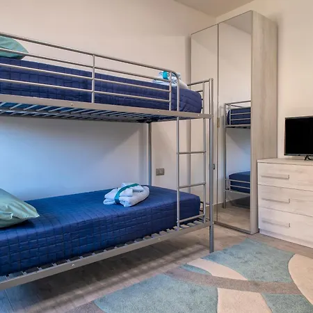 Thomas' House Apartment *