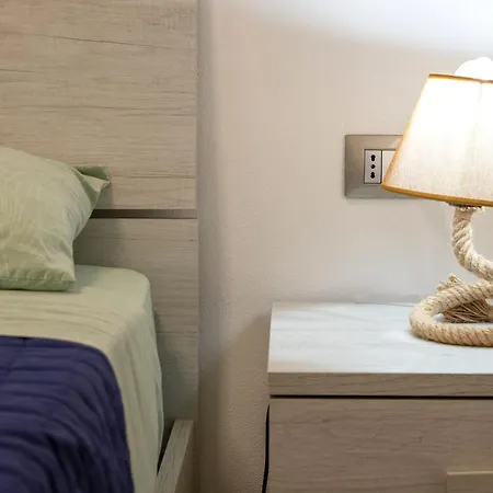 Thomas' House ألغيرو