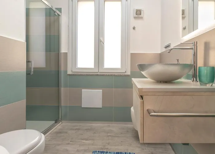 Thomas' House * ألغيرو